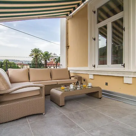 Luxury Centre Of オパティヤ